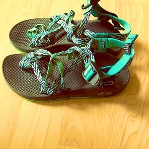 Chacos size 6 sandals